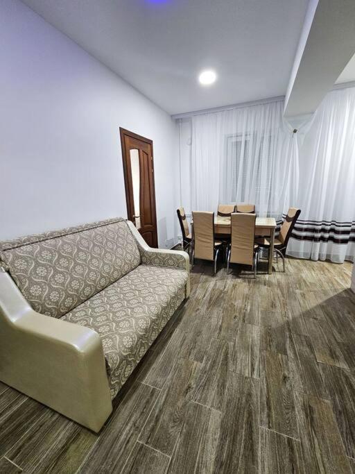 2 Bedroom Central Apartment Kiszyniów Zewnętrze zdjęcie